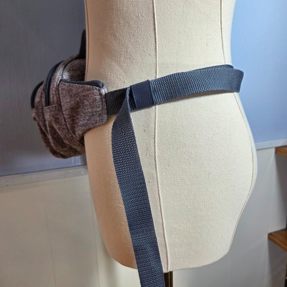Adidas Light Heathered Gray Multi Zip Adjustable Strap Fanny Pack - Picture 5 of 12